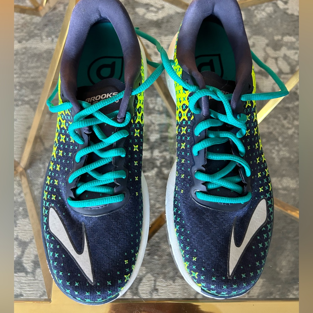 NWT 9.5 Brooks Pure Flow
